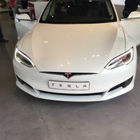 Photo taken at Tesla Motors by Simon Z. on 4/1/2017