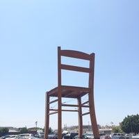 Photo taken at Gigantic-Assed Chair by Stephen S. on 8/13/2017