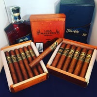 Снимок сделан в Cigars and Co пользователем Fabrizio C. 3/23/2016