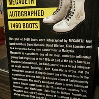 Dr martens gurney plaza sale