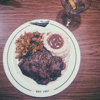10/31/2014にalbert o.がGeorge Petrelli Steak Houseで撮った写真