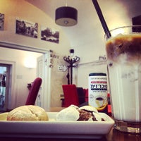 7/21/2013にRegina B.がKishon Cafeで撮った写真