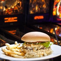 10/16/2014에 Rock &amp;#39;n&amp;#39; Roll Burger님이 Rock &amp;#39;n&amp;#39; Roll Burger에서 찍은 사진