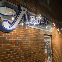 รูปภาพถ่ายที่ The Abbey Bar โดย Patrick O. เมื่อ 11/15/2023