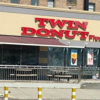 8/7/2016에 Gregory C.님이 Twin Donut에서 찍은 사진