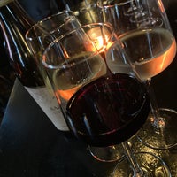 Foto tomada en Not Your Usual - Wine bar  por Murat el 8/3/2023