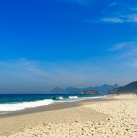Photo taken at Praia de Piratininga by Rachel D. on 8/12/2023