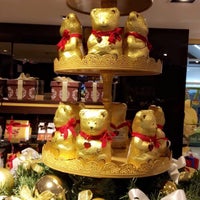 Photo taken at Lindt by Rachel D. on 11/21/2016