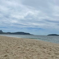 Photo taken at Praia de Piratininga by Rachel D. on 12/28/2022