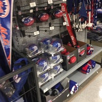 Photo taken at DICK&amp;#39;S Sporting Goods by Leo C. on 12/22/2018