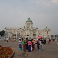 Photo taken at Ananta Samakhom Throne Hall by 🍀Tuchpong🍦 on 1/15/2019