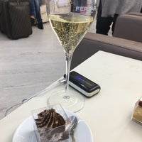 Photo taken at Alitalia Lounge &amp;quot;Giotto&amp;quot; by Liad R. on 4/17/2017