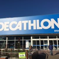 Photo taken at Decathlon by Cesar A. on 12/5/2017