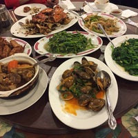Photo taken at Shanghai Chinese Restaurant 富仔記 by Sandy M. on 12/14/2015