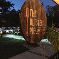 10/27/2017 tarihinde Darlet M.ziyaretçi tarafından The Blistered Pig Smokehouse'de çekilen fotoğraf