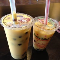 Photo taken at Smoothie Queen &amp;amp; Tea by Ana B. on 12/27/2012