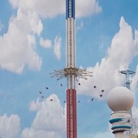 Das Foto wurde bei Six Flags New England von Six Flags New England am 3/6/2017 aufgenommen