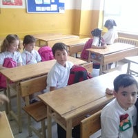 Photo taken at Mareşal Fevzi Çakmak Pakkaya İlköğretim Okulu by Neşe Ahmet İsmail K. on 9/18/2017