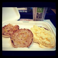 Foto scattata a McDonald&amp;#39;s da Karen Y. il 9/25/2012