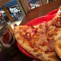 Foto diambil di Mr. Pizza oleh ミ★ яєиαŧα ρ. pada 3/12/2014