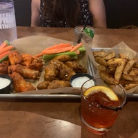Photo taken at Buffalo Wild Wings by Roshni P. on 3/30/2019