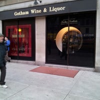 12/27/2012 tarihinde Heather F.ziyaretçi tarafından Gotham Wines &amp;amp; Liquor'de çekilen fotoğraf
