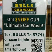 Foto tomada en Bulls Car Wash  por Kate S. el 11/11/2012