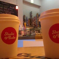 12/4/2012 tarihinde Karina G.ziyaretçi tarafından Shake &amp;amp; Bake'de çekilen fotoğraf