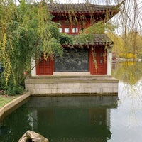 Photo taken at Chinesischer Garten des wiedergewonnenen Mondes by Matteo G. on 4/11/2021