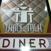 รูปภาพถ่ายที่ Table Talk Diner โดย Gabby H. เมื่อ 4/13/2013