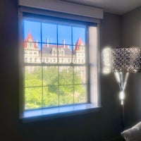 Foto diambil di Renaissance Albany Hotel oleh Biz T. pada 7/31/2021