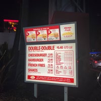 Photo taken at In-N-Out Burger by Biz T. on 3/5/2023