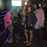 Photo taken at Island Sports Bar and Grill by Cynthia H. on 9/20/2015