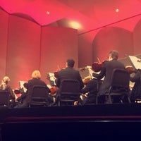 Foto tomada en Wichita Symphony Orchestra  por Zainab A. el 9/24/2017
