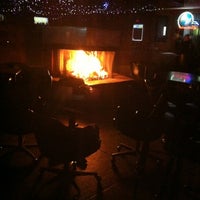 Foto tomada en Lloyd&amp;#39;s Pub  por Delilah A. el 11/12/2012