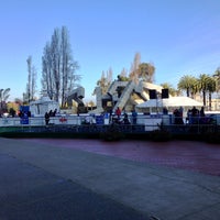 Photo taken at The Holiday Ice Rink at Embarcadero Center presented by Hawaiian Airlines by Igor C. on 1/3/2013