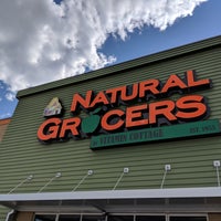 รูปภาพถ่ายที่ Natural Grocers โดย Russell S. เมื่อ 6/22/2018