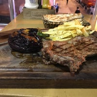 Photo taken at Etçi Mehmet Steakhouse by Ömer S. on 5/18/2017