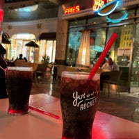 Photo taken at Johnny Rockets by Omar on 1/14/2022