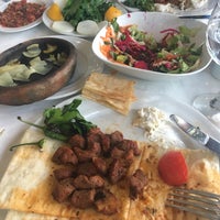 รูปภาพถ่ายที่ Kolcuoğlu Restaurant โดย AD💋 เมื่อ 4/11/2017