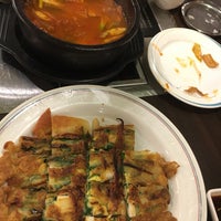 Photo taken at Manna Korean Restaurant by Eugene Y. on 10/13/2017