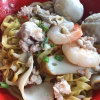 Photo taken at Jalan Tua Kong Lau Lim Mee Pok Kway Teow Mee by Eugene Y. on 11/15/2019
