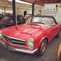 Photo taken at Classic Cars Mortlake by Soni D. on 6/10/2015