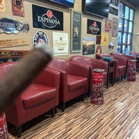 Foto tirada no(a) Cigar Room 2 por Ed A. em 12/20/2023