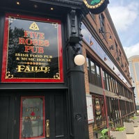 Photo taken at Five Roses Pub by Jonathan Y. on 7/19/2019