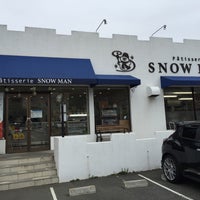 Photo taken at Patisserie SNOW MAN by はっちゃん™ on 4/4/2015