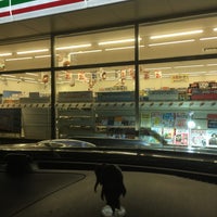 Photo taken at 7-Eleven by はっちゃん™ on 3/13/2016