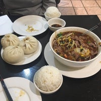 Das Foto wurde bei Hot Spicy Spicy Chinese Restaurant 麻辣烫川菜馆 von Joice B. am 4/4/2017 aufgenommen