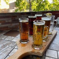 Photo taken at Oak Creek Brewery And Grill by George D. on 9/30/2023