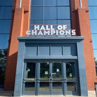 รูปภาพถ่ายที่ NCAA Hall of Champions โดย George D. เมื่อ 9/2/2023